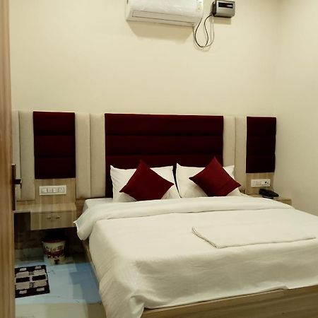 Hotel Lr Delite Inn Mathura Εξωτερικό φωτογραφία