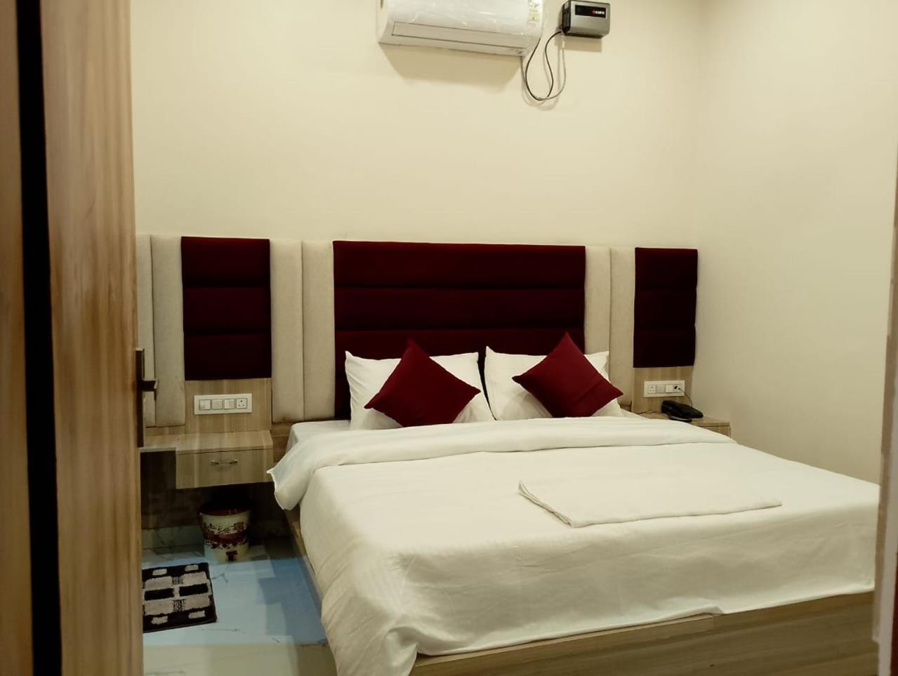 Hotel Lr Delite Inn Mathura Εξωτερικό φωτογραφία