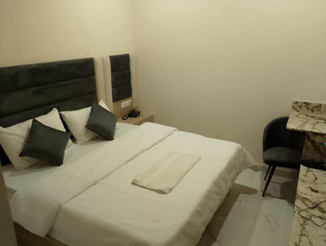 Hotel Lr Delite Inn Mathura Εξωτερικό φωτογραφία
