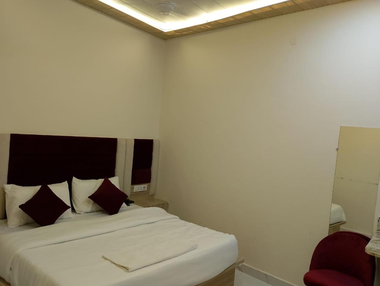 Hotel Lr Delite Inn Mathura Εξωτερικό φωτογραφία
