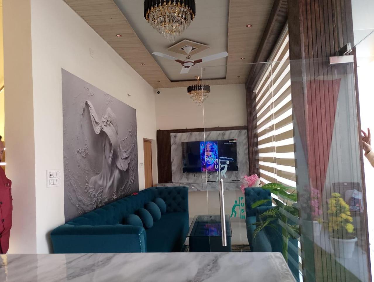 Hotel Lr Delite Inn Mathura Εξωτερικό φωτογραφία